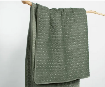 Velvet Stitch Quilted Throw- Green