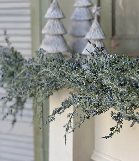 5.5' Icy Northwind Juniper Garland